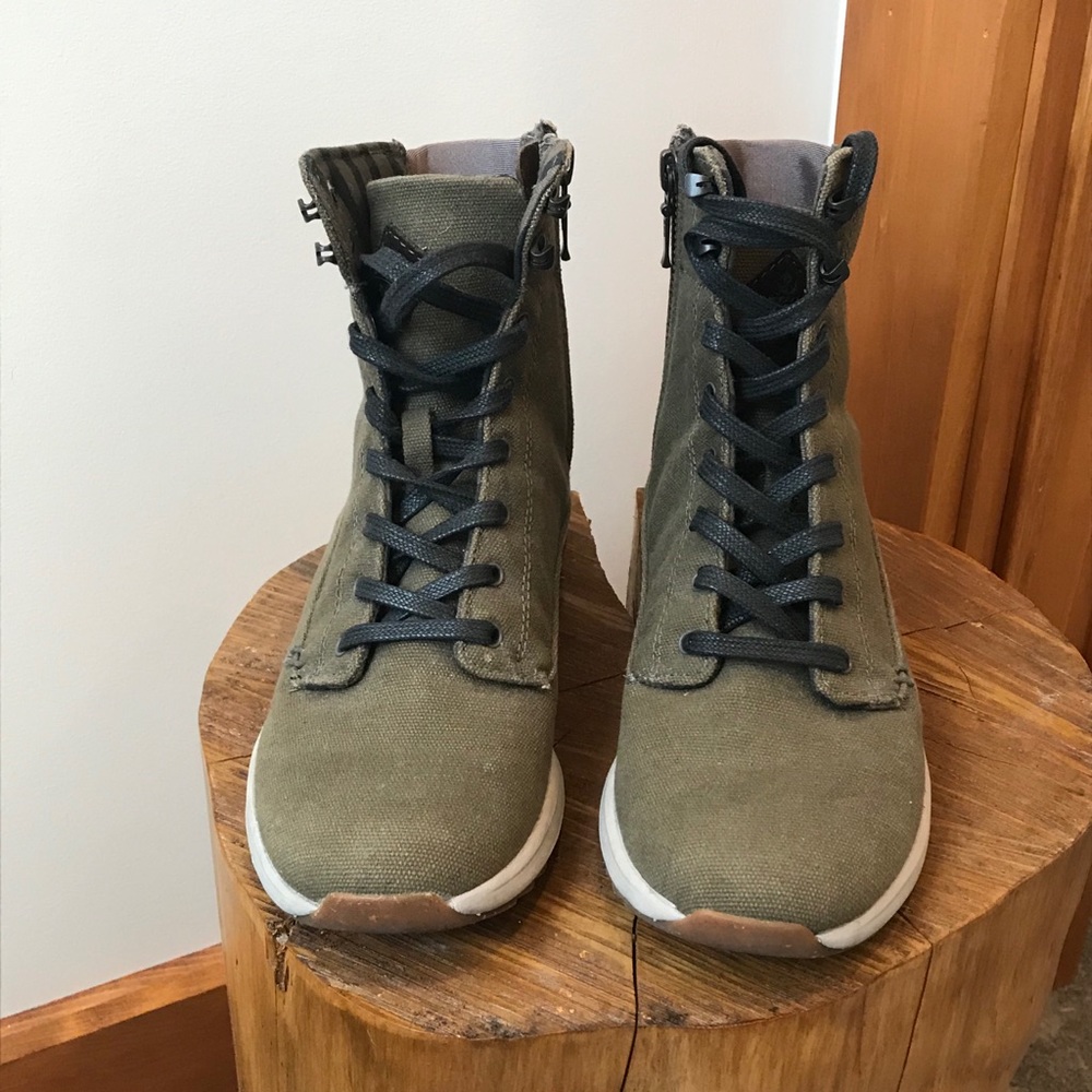 Reef Green army boots